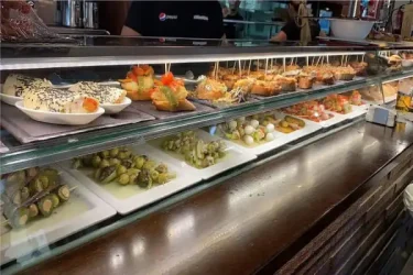 Tapas tradicionales en Burgos centro histórico junto a la Catedral